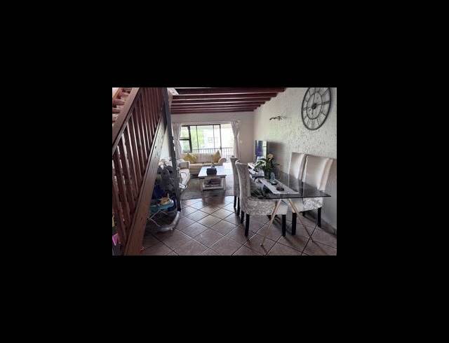 3 BEDROOM APARTMENT FOR SALE IN SUNNINGHILL